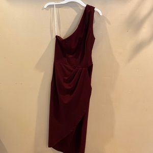 Lulu’s burgundy asymmetrical one shoulder dress. Size M.
